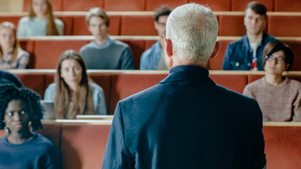 São várias as vantagens de se preparar por meio de um cursinho para o Enem