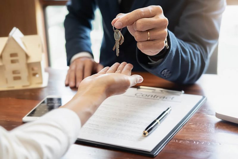 Descubra como ser um corretor de imóveis de sucesso 🏘️