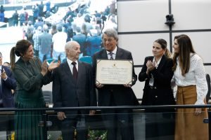 Câmara de Maringá concede Título de Consagração Pública à UniCesumar