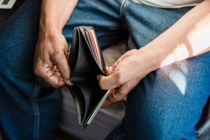 Endividamento consome mais de 70% da renda das famílias; Insegurança alimentar está entre as preocupações 