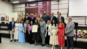 Reitora da UniCesumar é homenageada com o título de Cidadania Benemérita