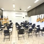 Sala de aula prática do curso de Música