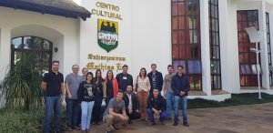Estudantes de Agronomia visitam cooperativa Agrária em Guarapuava
