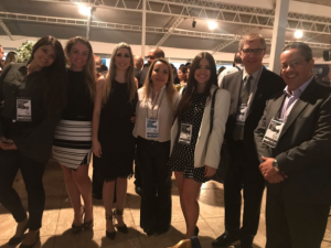 Na imagem, os alunos e professores de Direito, no XXVII Encontro Nacional do CONPEDI.