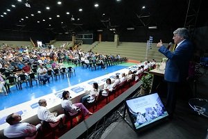 Reitor da UniCesumar realiza “Café Com os Pais” de calouros