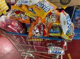 Alunos da UniCesumar preparam kits de doces para o Dia das Crianças