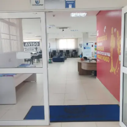Imagem da Biblioteca da Faculdade Cesumar de Londrina no Paraná