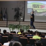 O lançamento do HackaTruck na UniCesumar ocorreu na última sexta, 11