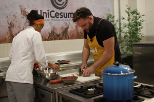 Alunos de Gastronomia da UniCesumar participam do reality Você é o Chef
